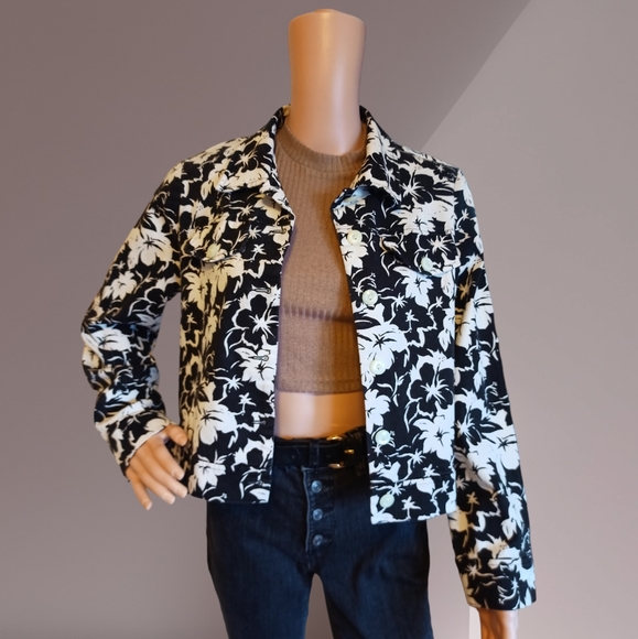Petite by Michael Phillips Oversized Floral Print Crop Jacket Black/White - Picture 3 of 16